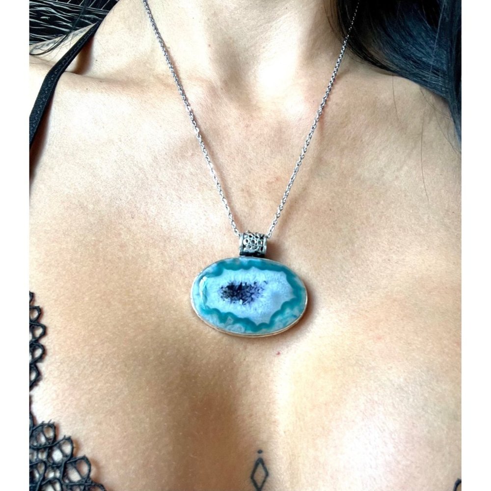 925 Geode Slice Solar Quartz Necklace - Picture 6 of 6